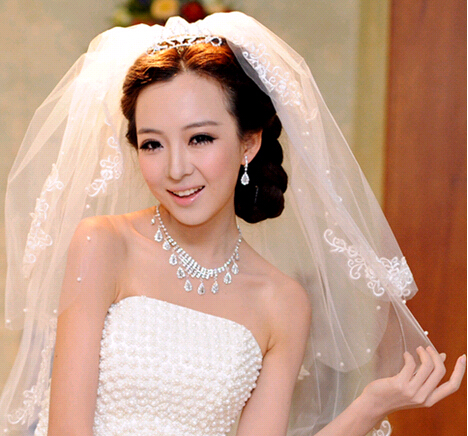 zui受欢迎的新娘头纱佩戴方法