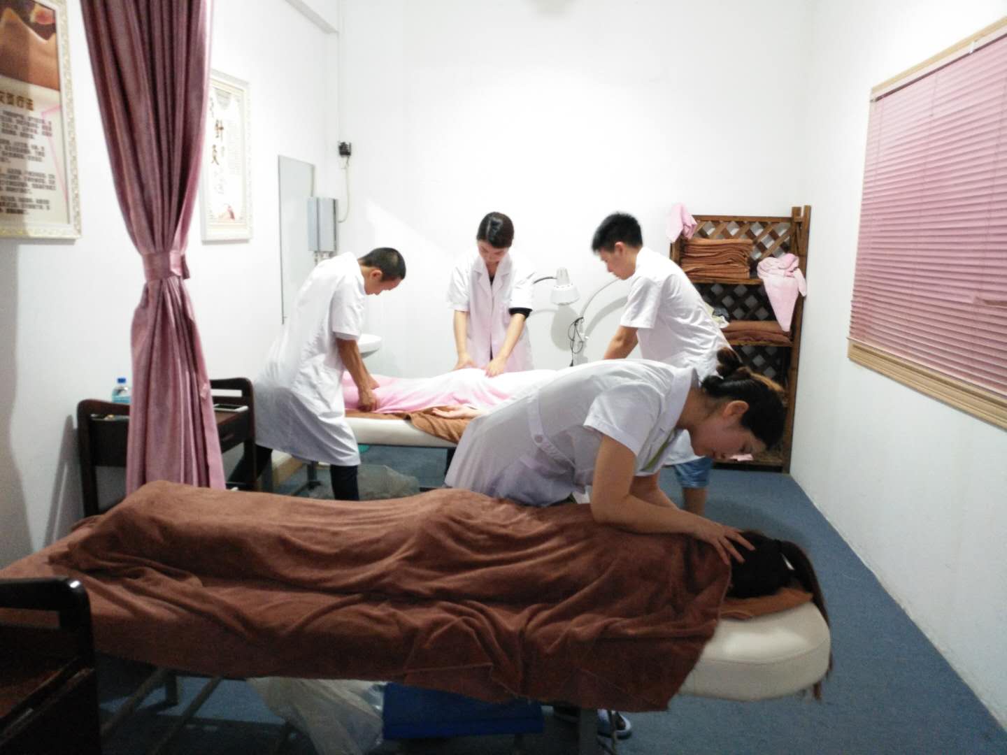东莞精英学校中医理疗培训7月理疗诊治开始了